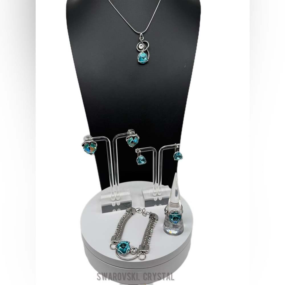 Malù Bijoux 5 Piece Swarovski Crystal Jewelry Set in Aquamarine Dazzling